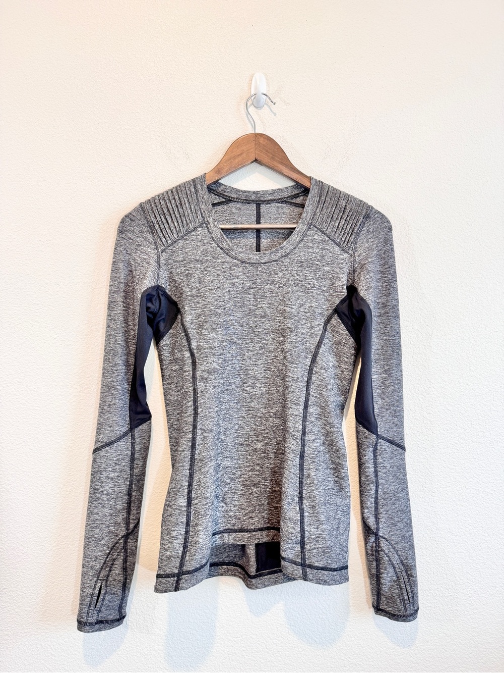 Lululemon Base Runner Long Sleeve Top 6 Heather Gray Running Athleisure K60